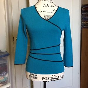 EUC Cable & Gauge V-neck top